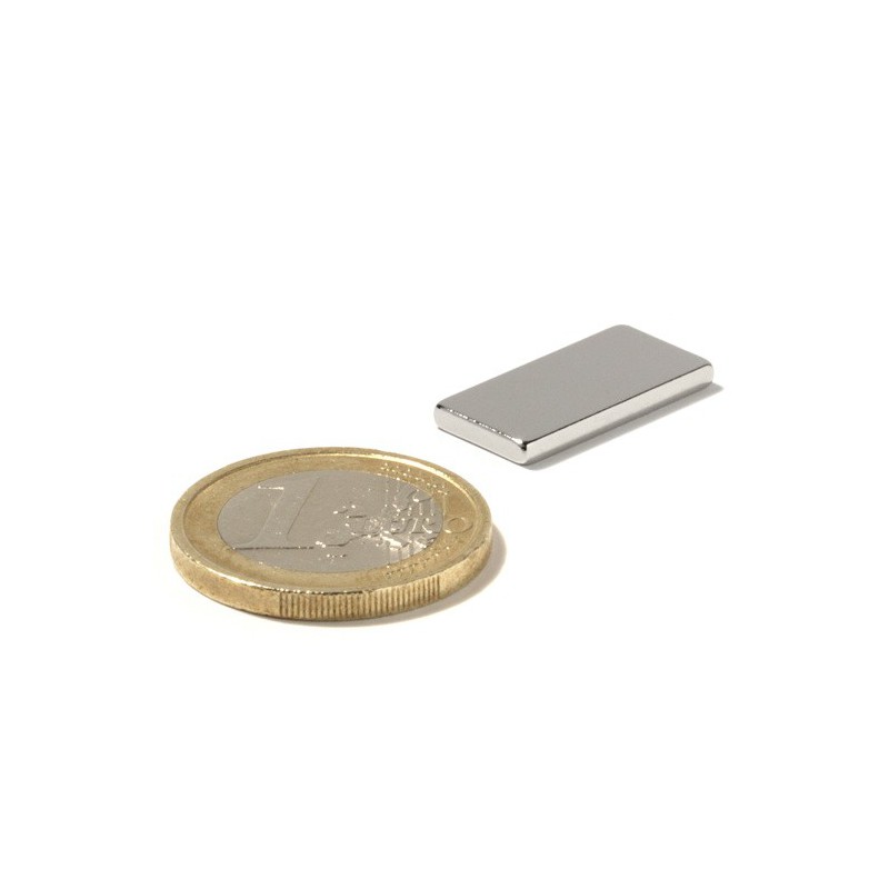 Suorakaidemagneetti 20x10x2mm