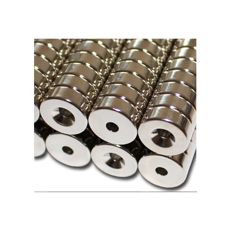 Reiällinen kiekkomagneetti 16x5mm (uppokanta)