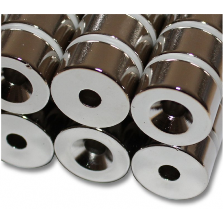 Reiällinen kiekkomagneetti 20x10mm (uppokanta)