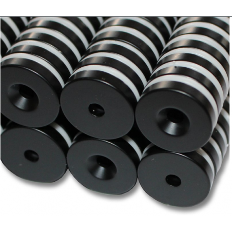 Reiällinen kiekkomagneetti 20x4mm (epoksi)