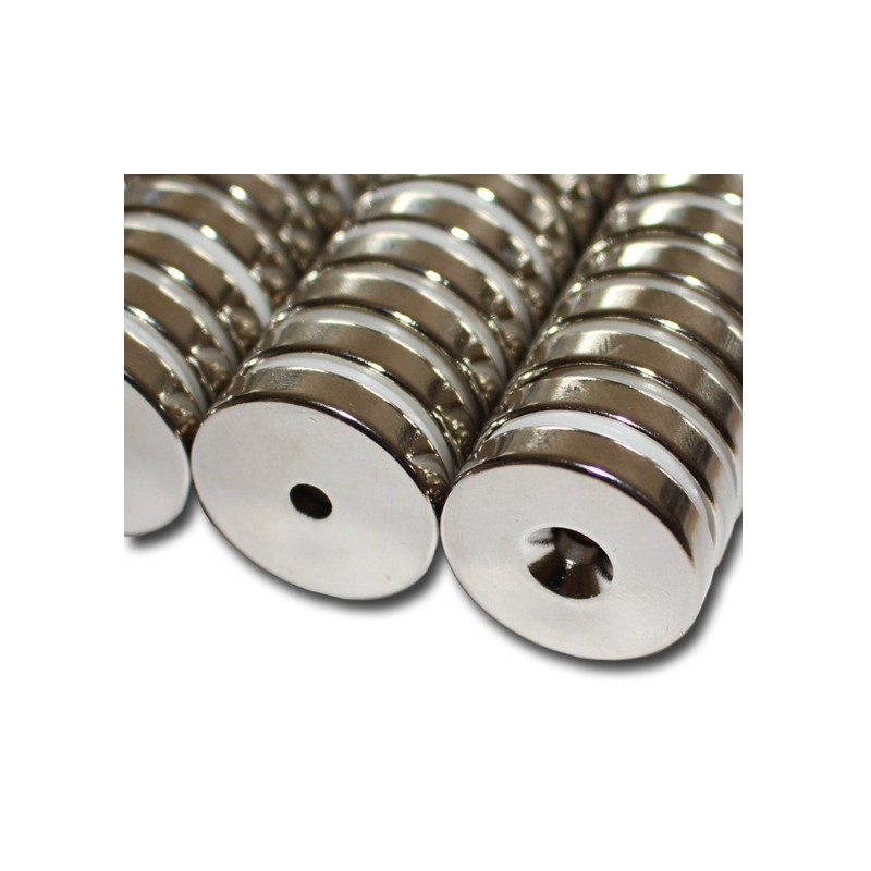 Reiällinen kiekkomagneetti 32x7mm (uppokanta)