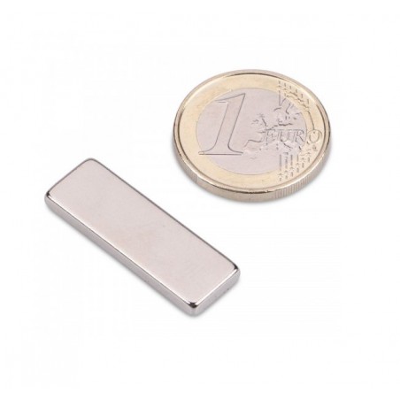Neodyymi suorakaidemagneetti 30x10x3mm 200°C