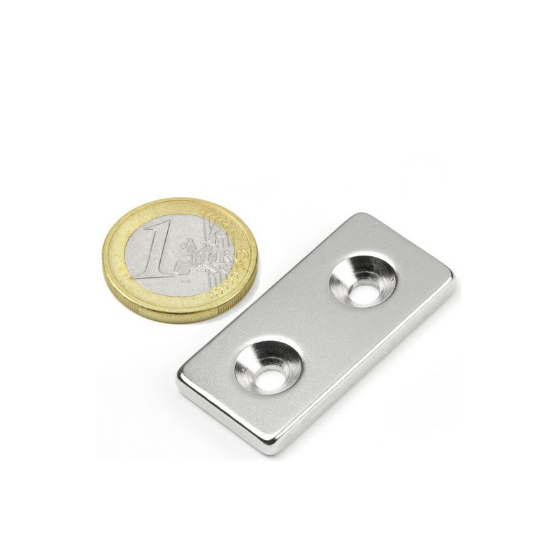 Reiällinen suorakaidemagneetti 40x20x4mm (uppokanta)