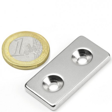 Reiällinen suorakaidemagneetti 40x20x4mm (uppokanta)
