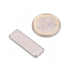 Neodyymi suorakaidemagneetti 30x10x2mm