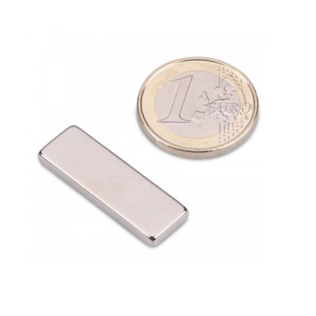 Neodyymi suorakaidemagneetti 30x10x2mm