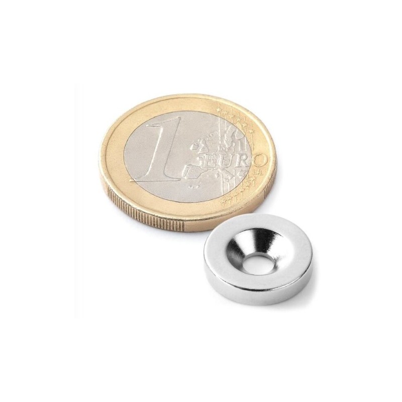 Reiällinen kiekkomagneetti 16x3mm (uppokanta)