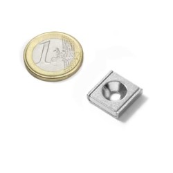 Reiällinen kiinnitysmagneetti 15x15x4mm