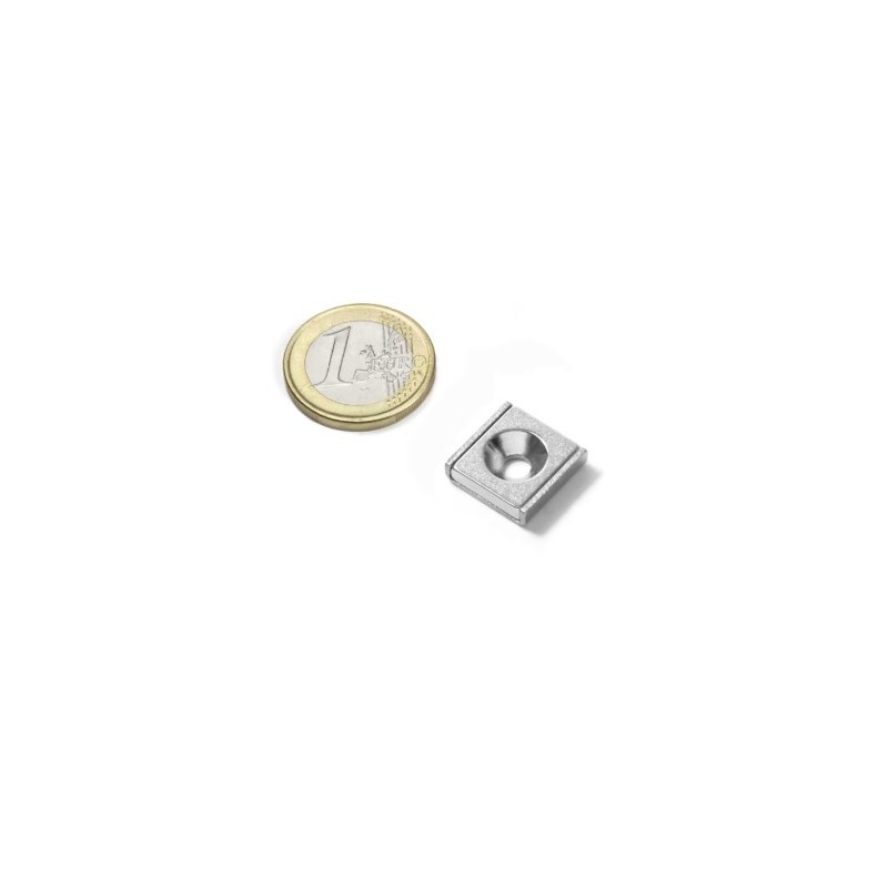 Reiällinen kiinnitysmagneetti 15x15x4mm